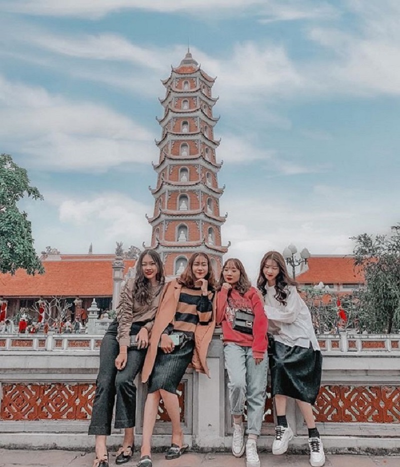 nhung-luu-y-khi-du-lich-chua-hoang-phuc