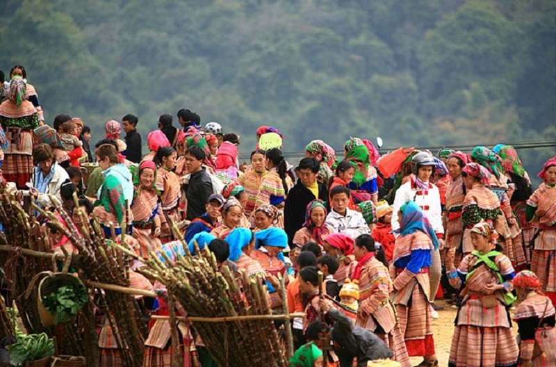cho-phien-mu-cang-chai-thang-2