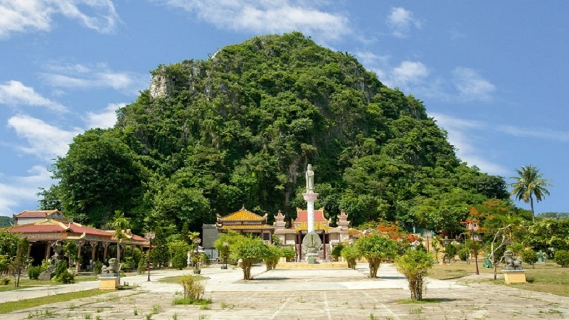 chua-quan-the-am-da-nang