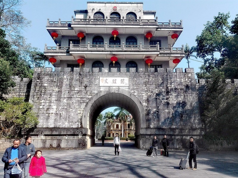 huu-nghi-quan