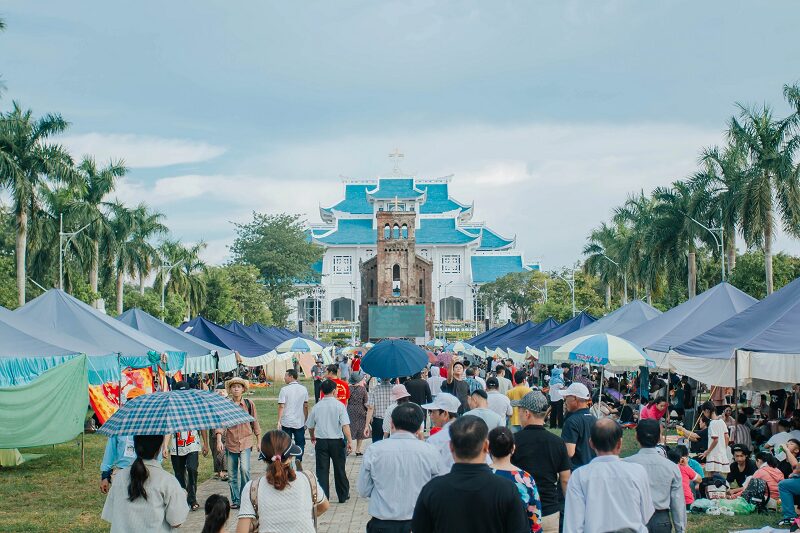 tham-du-thanh-le-tai-la-vang