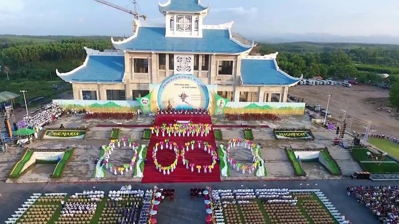 thanh-dia-la-vang-hue-1