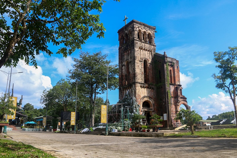 thanh-dia-la-vang-hue-2
