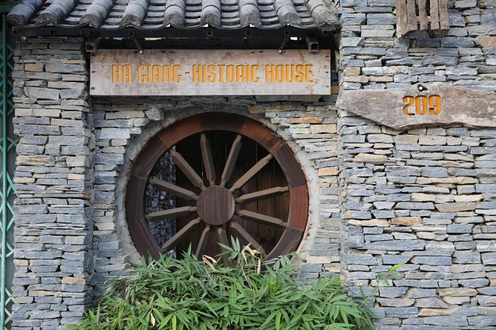 Rare Stone Hotel