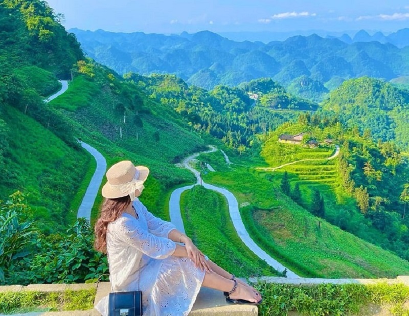 ngam-canh-tu-cong-troi-quan-ba-con-duong-hanh-phuc-ha-giang