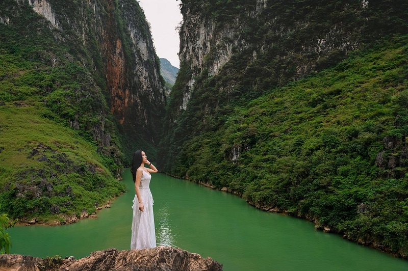 san-anh-sang-som-hoac-hoang-hon
