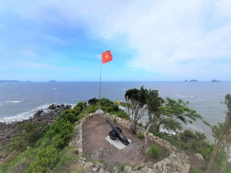 tham-quan-di-tich-tai-dao-ngoc-vung