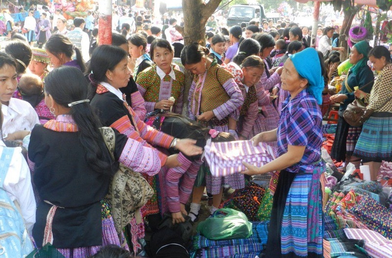 mua-ban-tai-cho-tinh-moc-chau