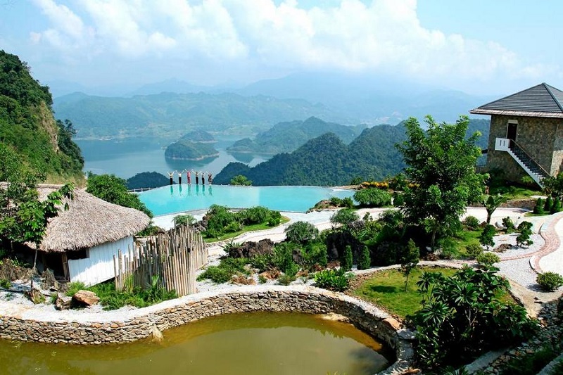 ba-khan-hoa-binh-1
