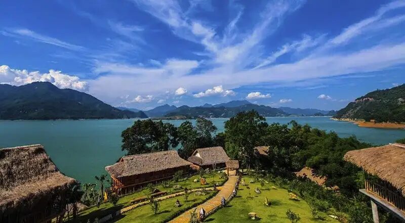 du-lich-hoa-binh-1