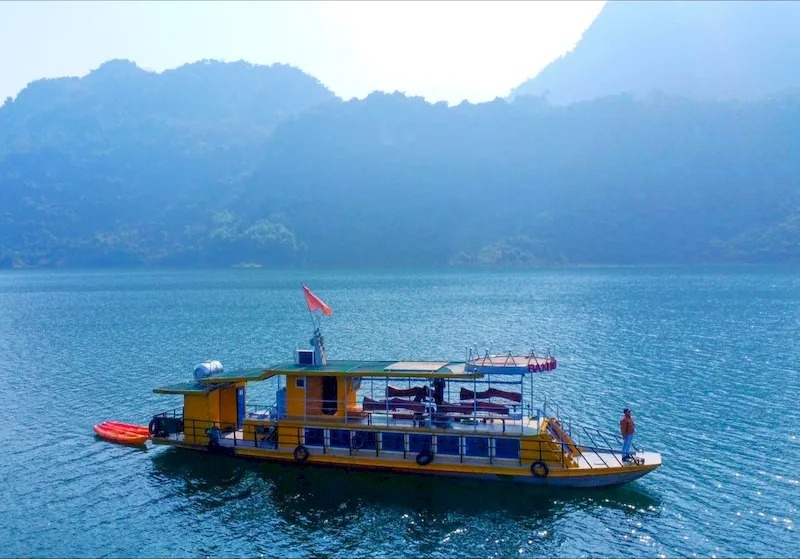 du-thuyen-ba-khan-hoa-binh