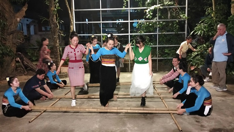 trai-nghiem-van-hoa-nguoi-thai-trang