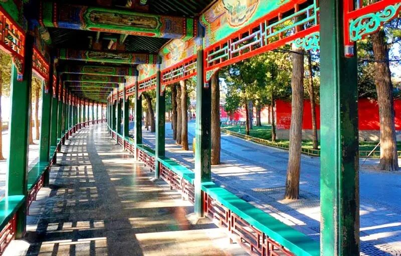 di-bo-hanh-lang-di-hoa-vien
