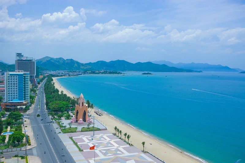 bai-bien-tran-phu-nha-trang