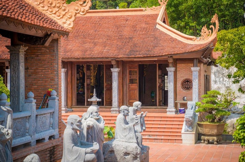 chup-cung-kien-truc-lich-su-lau-doi