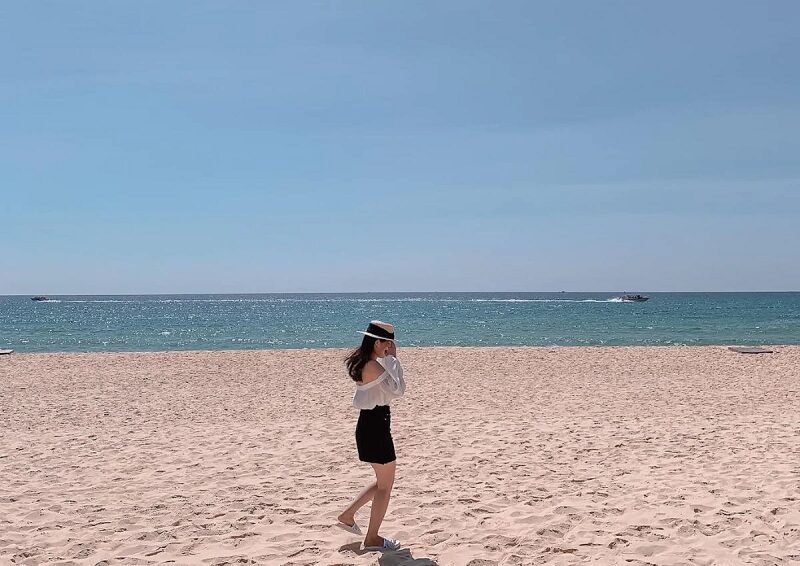 dao-bien-ngam-canh-bai-bau