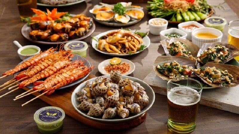 thuong-thuc-am-thuc-tai-hon-thom