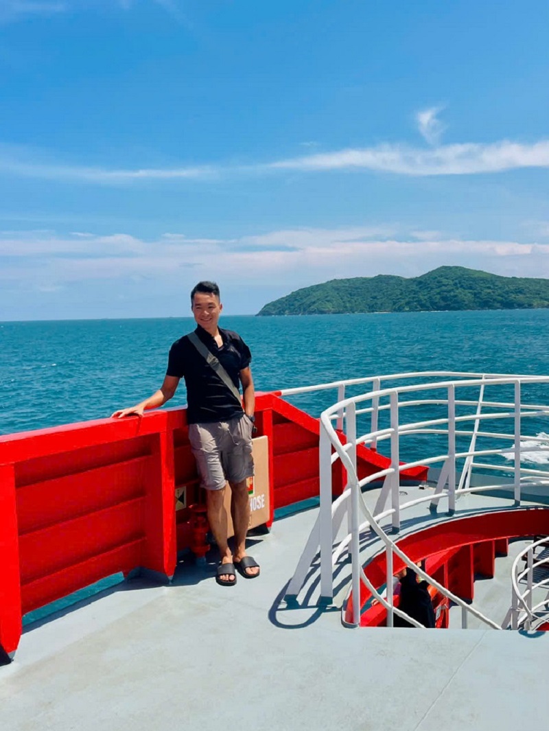 ngam-bien-va-tham-quan-tren-tau-cao-toc