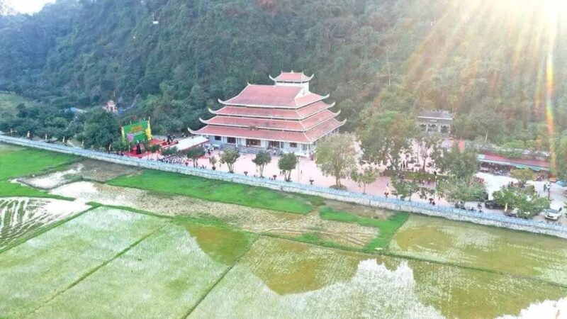 CHUA-TIEN-MAU-DAM-DA