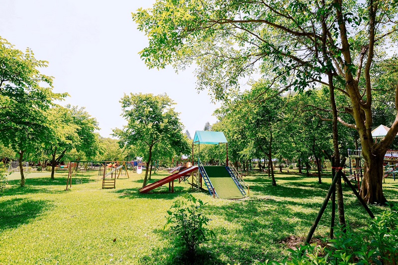 cong-vien-xanh-mat-dao-ngoc-xanh