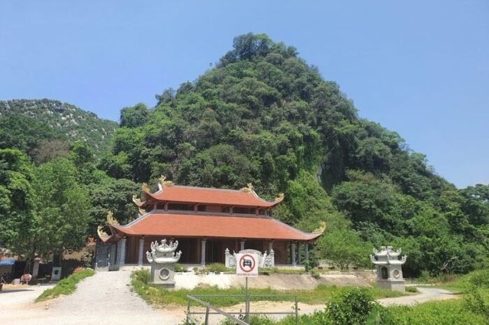 Tour Chùa Tiên Mẫu Đầm Đa (Hòa Bình) 1 Ngày