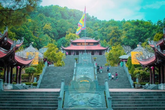 Tour Côn Sơn – Đền Kiếp Bạc – Đền Chu Văn An 1 Ngày