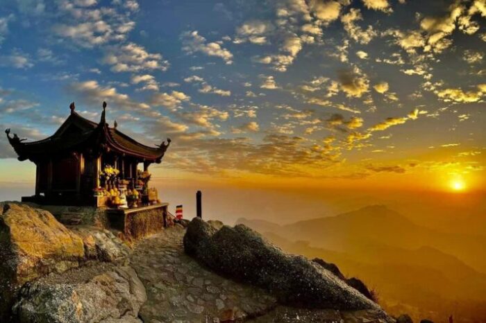 Tour Non Thiêng Yên Tử 1 Ngày