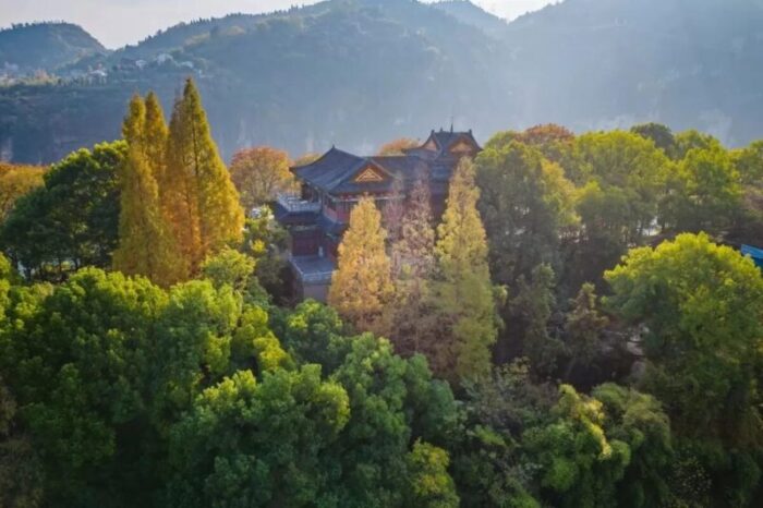 Tour Hà Nội – Dương Tử – Phượng Hoàng Cổ Trấn – Thất Tinh Sơn 6 Ngày 5 Đêm